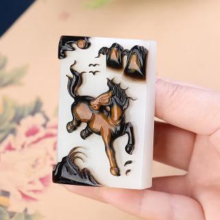 玉籽谣正品和田玉黑皮方牌马到成功吊坠三色巧雕生肖马事业挂件一物一