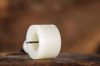 和田玉:有一种顶级,叫灯泡料!和田玉鉴定保养知识大全-藏玉网- 藏玉