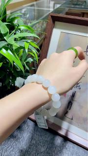 印象眸和田玉手串