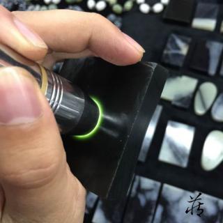 玉中大美——和田玉里的青之韵味!和田玉鉴定保养知识大全