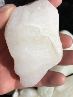 详解和田玉籽料,山料与山流水的收藏奥秘