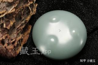 这些颜色小众的和田玉大众快买不起了